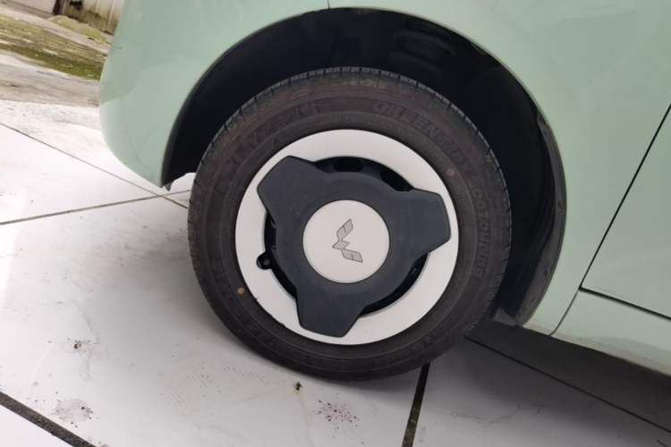 Used Wuling Hongguang MINIEV 2024 3rd Generation 215km Youth Edition Left Front Wheel Hub
