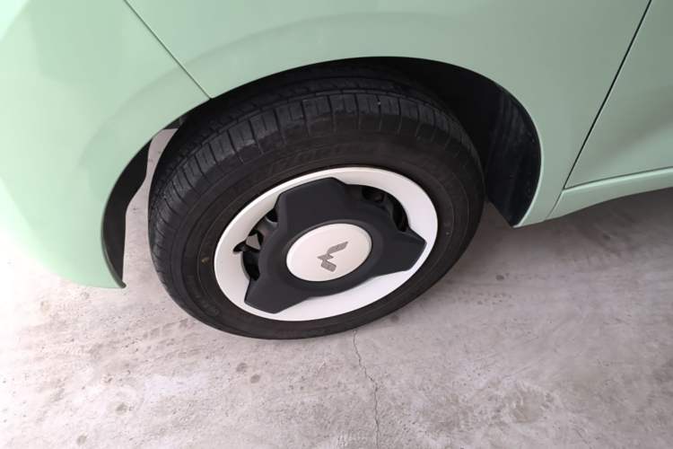 Used Wuling Hongguang MINIEV 2024 3rd Generation 215km Youth Edition Left Front Wheel Hub