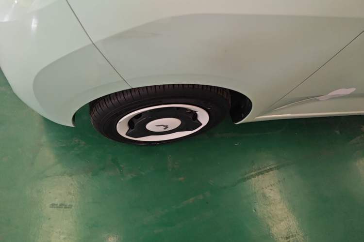 Used Wuling Hongguang MINIEV 2024 3rd Generation 215km Youth Edition Left Front Wheel Hub