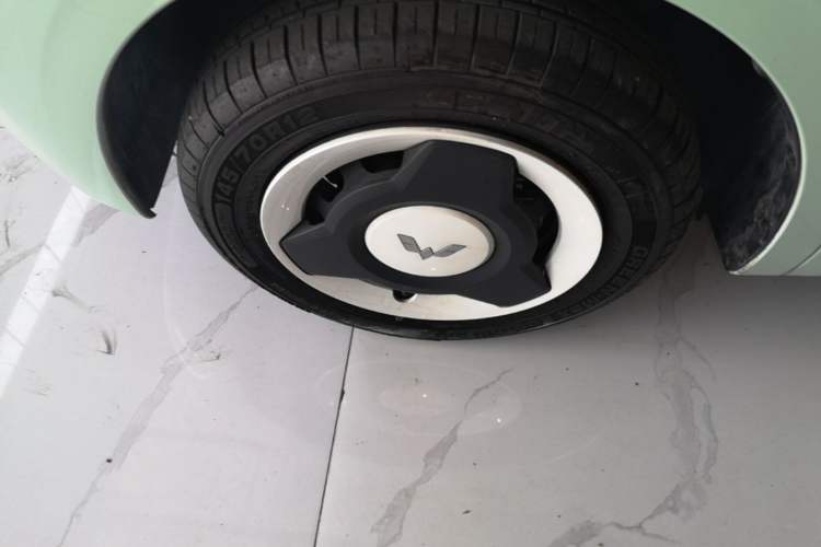 Used Wuling Hongguang MINIEV 2024 3rd Generation 215km Youth Edition Left Front Wheel Hub