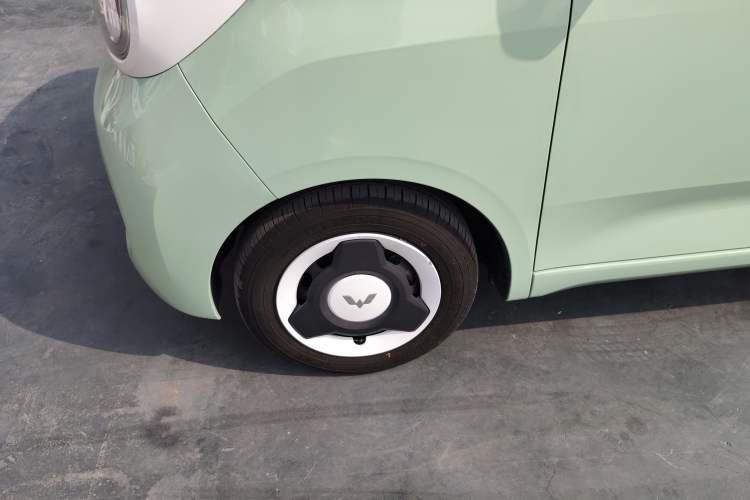 Used Wuling Hongguang MINIEV 2024 3rd Generation 170 km Left Front Wheel Hub