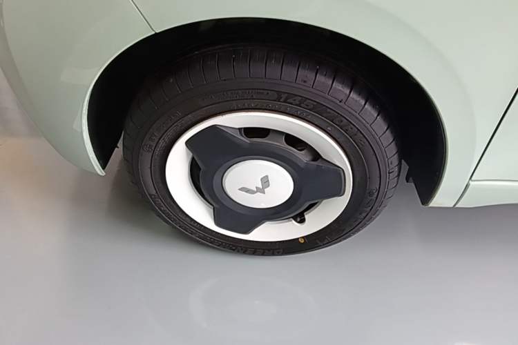 Used Wuling Hongguang MINIEV 2024 3rd Generation 215km Youth Edition Left Front Wheel Hub