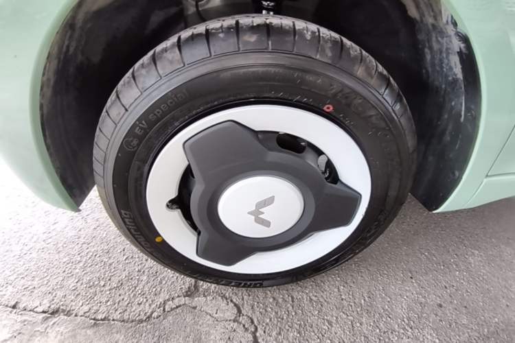 Used Wuling Hongguang MINIEV 2024 3rd Generation 215km Youth Edition Left Front Wheel Hub