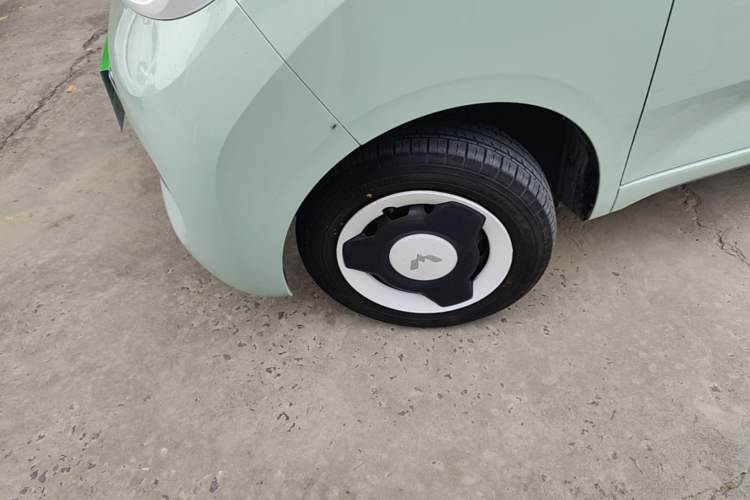 Used Wuling Hongguang MINIEV 2024 3rd Generation 215km Youth Edition Left Front Wheel Hub