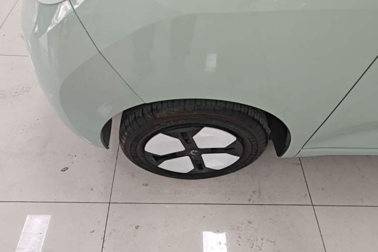 Used Wuling Hongguang MINIEV 2024 3rd Generation 215km Advanced Version Left Front Wheel Hub