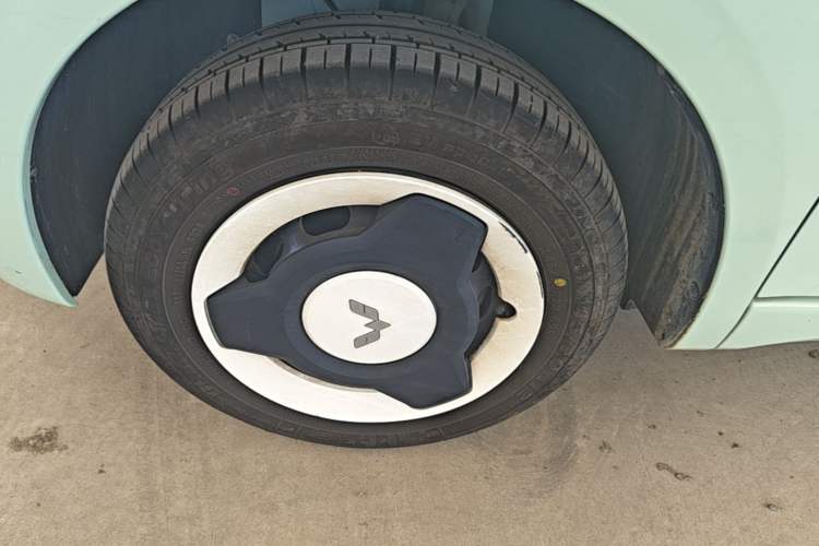 Used Wuling Hongguang MINIEV 2024 3rd Generation 215km Youth Edition Left Front Wheel Hub