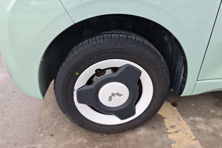 Used Wuling Hongguang MINIEV 2024 3rd Generation 215km Advanced Version Left Front Wheel Hub