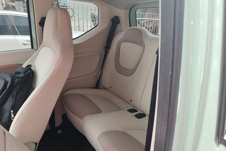 Used Wuling Hongguang MINIEV 2024 Third Generation 120 km Left Rear Seat