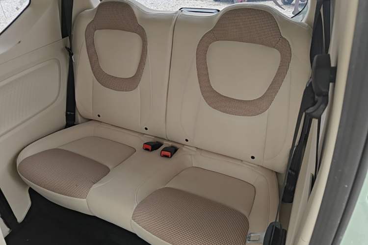 Used Wuling Hongguang MINIEV 2024 3rd Generation 215km Advanced Version Left Rear Seat
