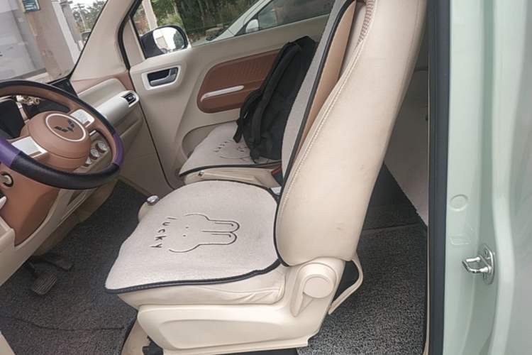 Used Wuling Hongguang MINIEV 2024 3rd Generation 215km Advanced Version Left Rear Seat