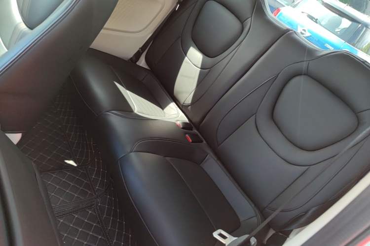 Used Wuling Hongguang MINIEV 2024 3rd Generation 215km Advanced Version Left Rear Seat