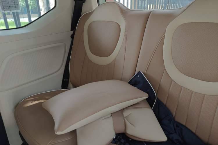 Used Wuling Hongguang MINIEV 2024 3rd Generation 215km Youth Edition Left Rear Seat