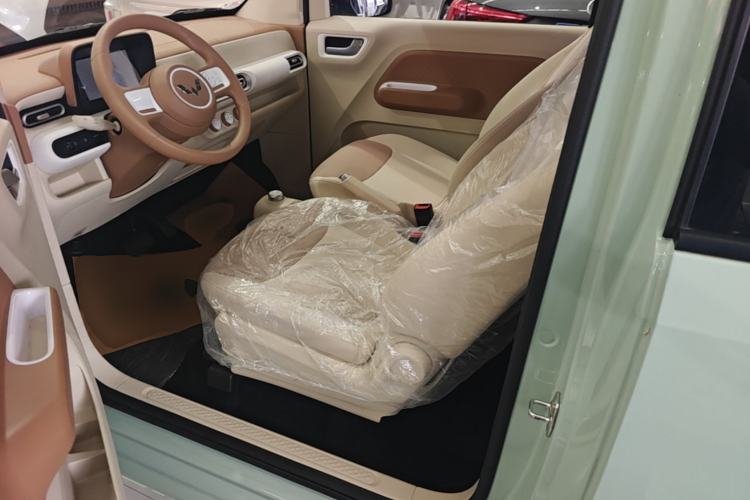 Used Wuling Hongguang MINIEV 2024 3rd Generation 215km Youth Edition Left Rear Seat