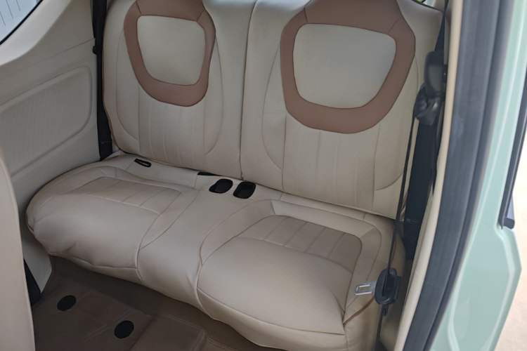 Used Wuling Hongguang MINIEV 2024 3rd Generation 215km Youth Edition Left Rear Seat