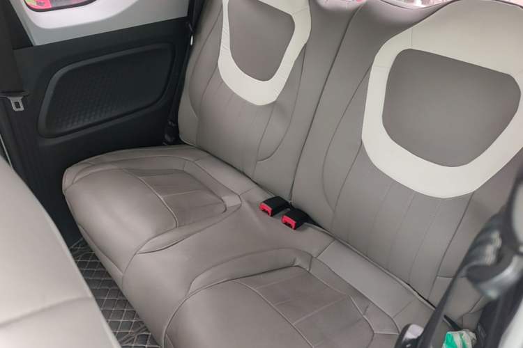Used Wuling Hongguang MINIEV 2024 3rd Generation 215km Advanced Version Left Rear Seat