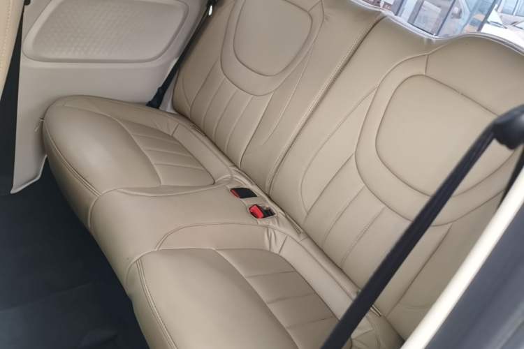 Used Wuling Hongguang MINIEV 2024 3rd Generation 215km Advanced Version Left Rear Seat