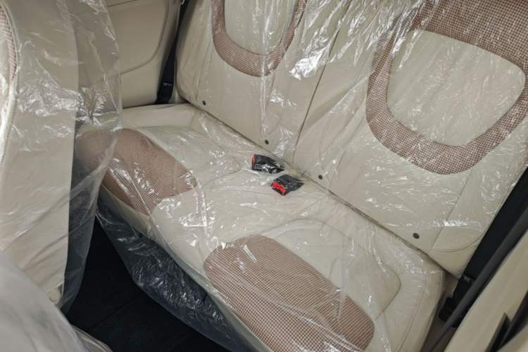 Used Wuling Hongguang MINIEV 2024 3rd Generation 215km Youth Edition Left Rear Seat
