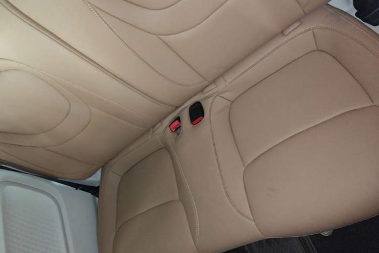 Used Wuling Hongguang MINIEV 2024 3rd Generation 215km Youth Edition Left Rear Seat