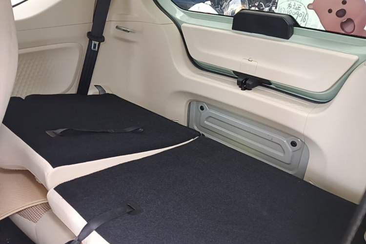 Used Wuling Hongguang MINIEV 2024 3rd Generation 215km Advanced Version Left Rear Seat