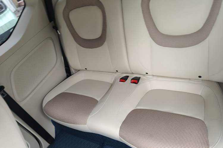 Used Wuling Hongguang MINIEV 2024 3rd Generation 215km Youth Edition Left Rear Seat