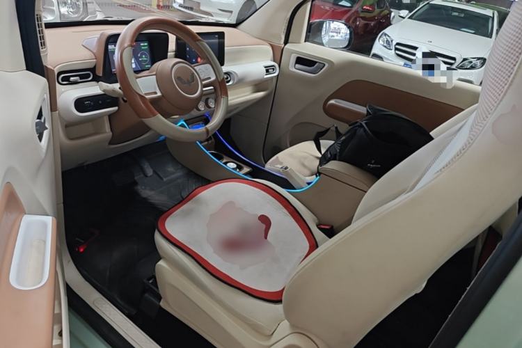 Used Wuling Hongguang MINIEV 2024 3rd Generation 215km Advanced Version Left Rear Seat
