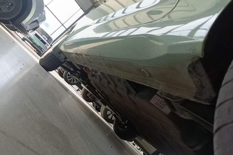 Used Wuling Hongguang MINIEV 2024 3rd Generation 215km Advanced Version Left Side Sill