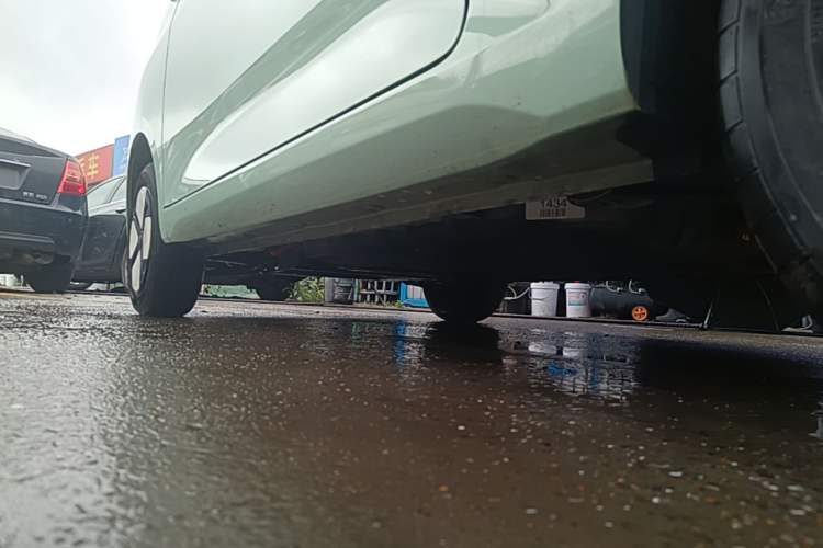 Used Wuling Hongguang MINIEV 2024 3rd Generation 215km Advanced Version Left Side Sill