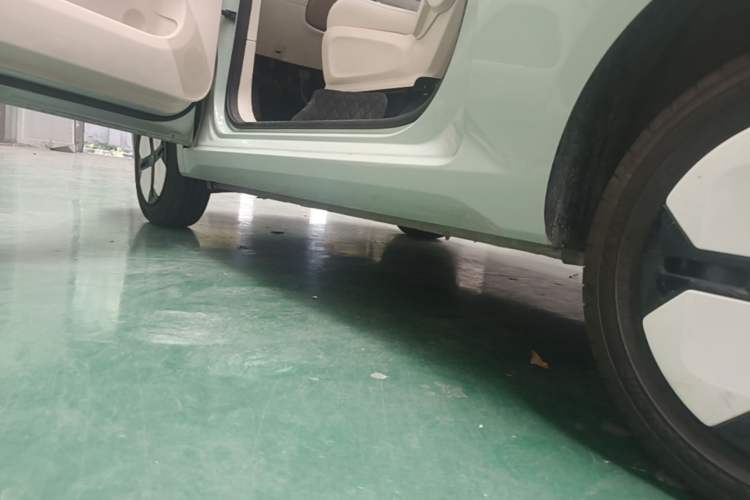 Used Wuling Hongguang MINIEV 2024 3rd Generation 215km Advanced Version Left Side Sill