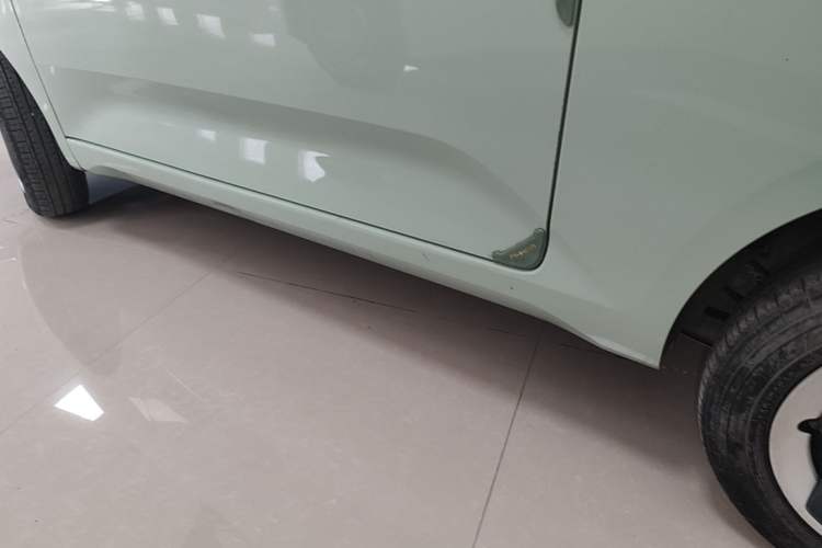Used Wuling Hongguang MINIEV 2024 3rd Generation 215km Youth Edition Left Side Sill