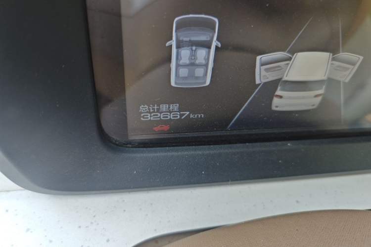 Used Wuling Hongguang MINIEV 2024 3rd Generation 170 km Odometer Close Up