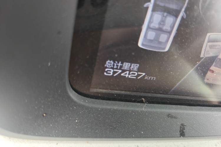 Used Wuling Hongguang MINIEV 2024 3rd Generation 215km Advanced Version Odometer Close Up