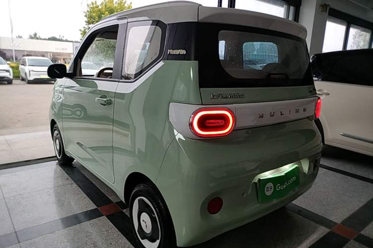 Used Wuling Hongguang MINIEV 2024 3rd Generation 170 km Rear Left 45 Deg