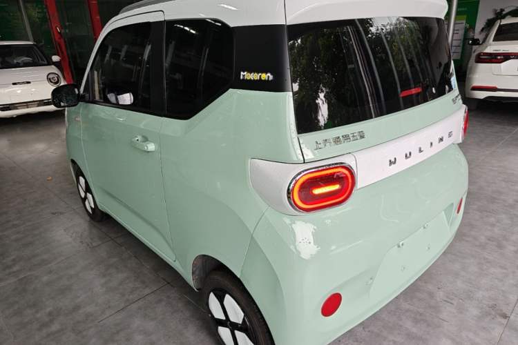 Used Wuling Hongguang MINIEV 2024 3rd Generation 215km Advanced Version Rear Left 45 Deg