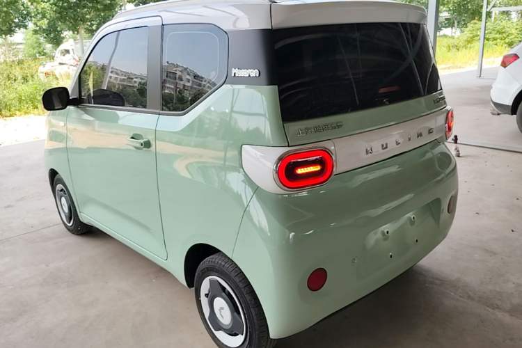 Used Wuling Hongguang MINIEV 2024 3rd Generation 170 km Rear Left 45 Deg