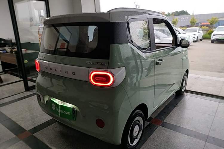 Used Wuling Hongguang MINIEV 2024 3rd Generation 170 km Rear Right 45 Deg
