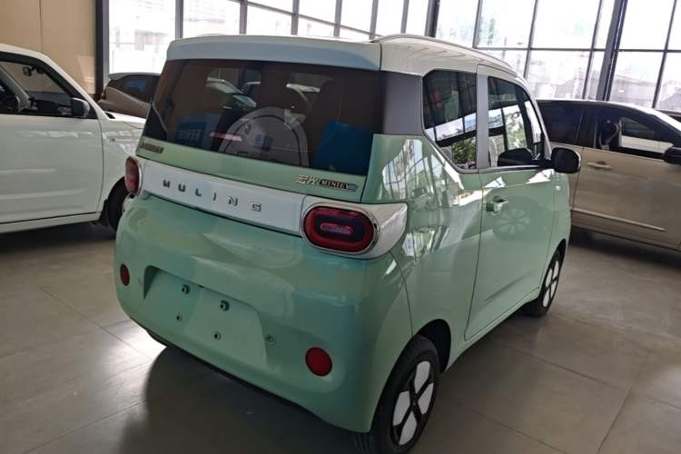 Used Wuling Hongguang MINIEV 2024 3rd Generation 215km Advanced Version Rear Right 45 Deg