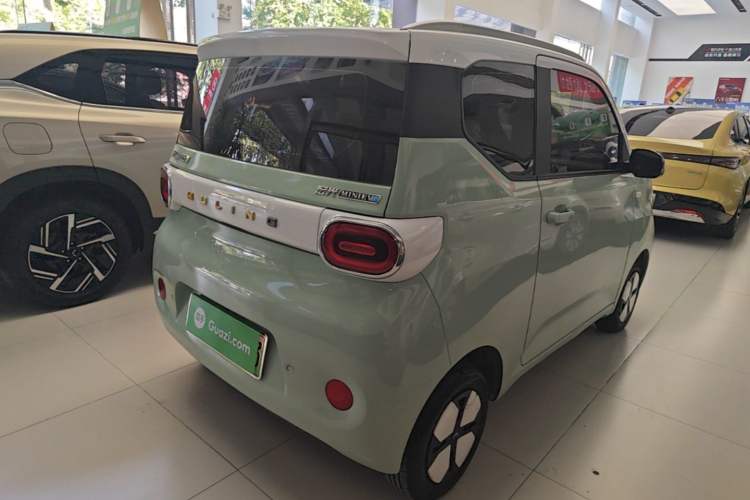 Used Wuling Hongguang MINIEV 2024 3rd Generation 215km Advanced Version Rear Right 45 Deg
