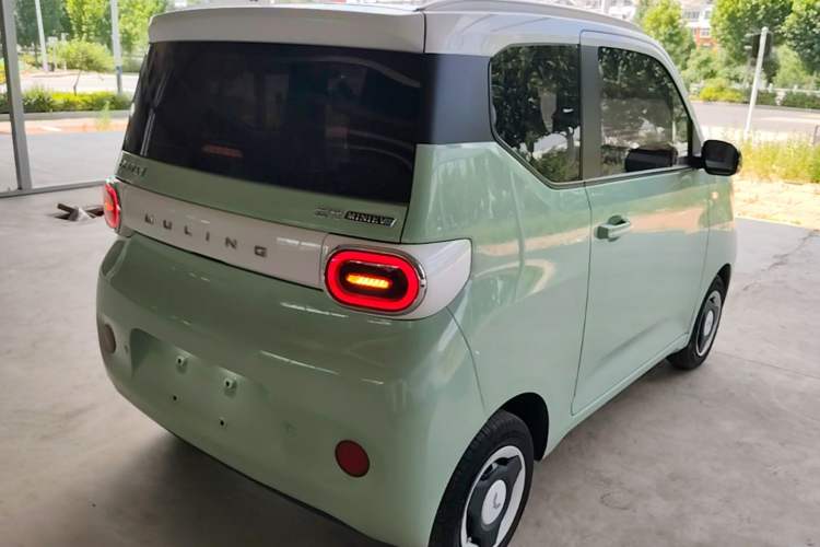 Used Wuling Hongguang MINIEV 2024 3rd Generation 170 km Rear Right 45 Deg
