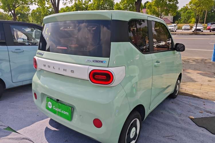 Used Wuling Hongguang MINIEV 2024 3rd Generation 215km Youth Edition Rear Right 45 Deg