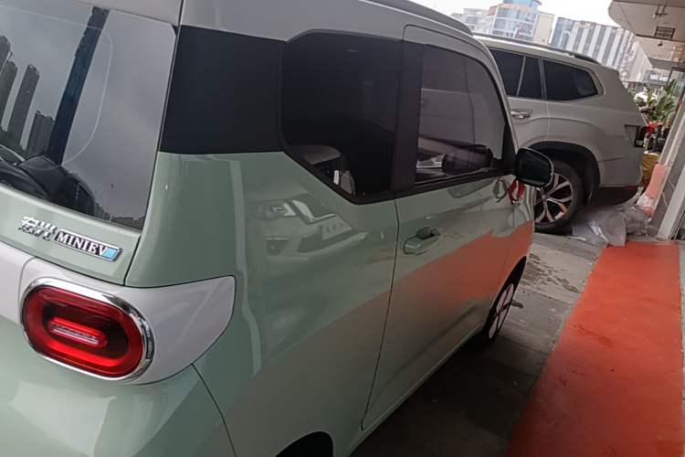 Used Wuling Hongguang MINIEV 2024 3rd Generation 170 km Rear Right 45 Deg