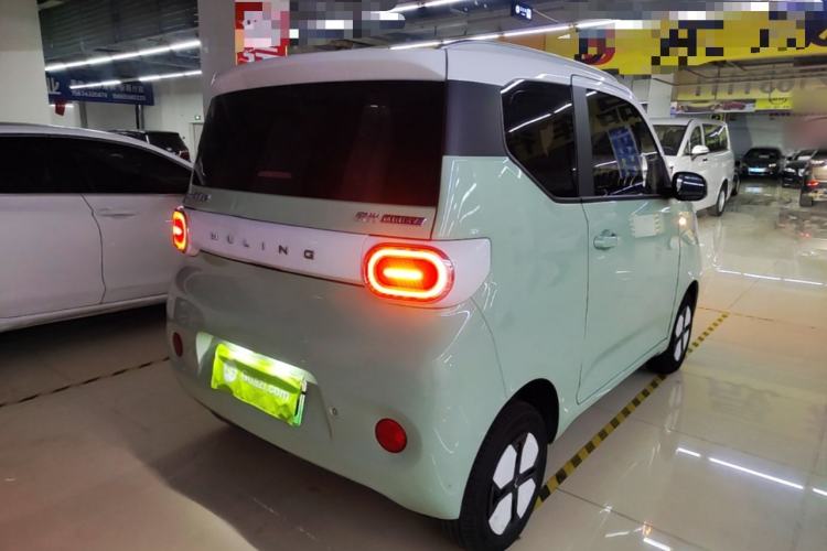 Used Wuling Hongguang MINIEV 2024 3rd Generation 215km Advanced Version Rear Right 45 Deg