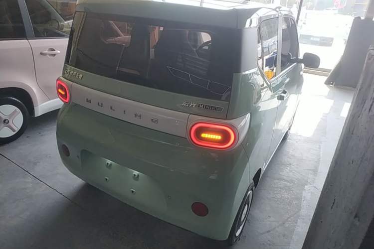 Used Wuling Hongguang MINIEV 2024 3rd Generation 215km Youth Edition Rear Right 45 Deg