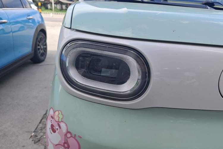 Used Wuling Hongguang MINIEV 2024 3rd Generation 215km Advanced Version Right Front Headlight