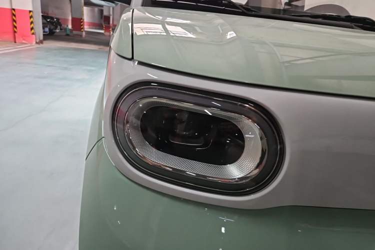 Used Wuling Hongguang MINIEV 2024 3rd Generation 215km Advanced Version Right Front Headlight