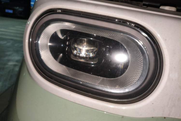 Used Wuling Hongguang MINIEV 2024 3rd Generation 215km Youth Edition Right Front Headlight
