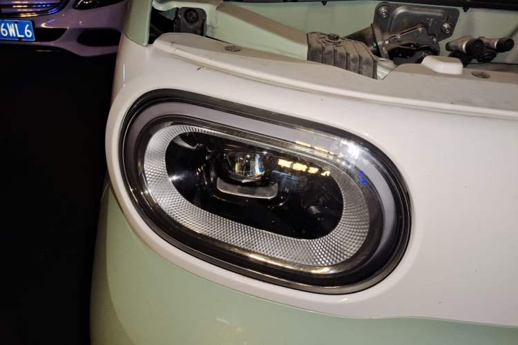 Used Wuling Hongguang MINIEV 2024 3rd Generation 215km Youth Edition Right Front Headlight
