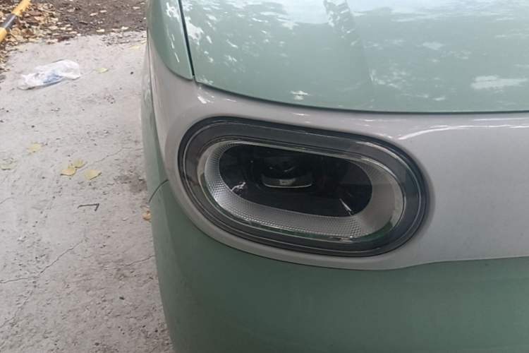 Used Wuling Hongguang MINIEV 2024 3rd Generation 215km Advanced Version Right Front Headlight