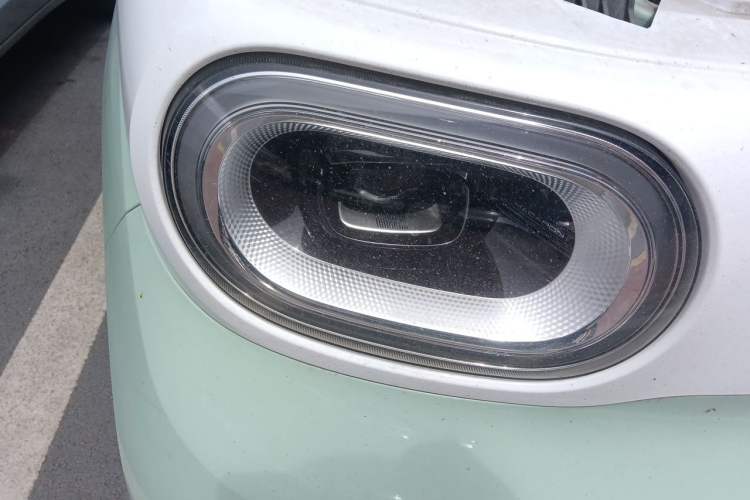 Used Wuling Hongguang MINIEV 2024 3rd Generation 215km Advanced Version Right Front Headlight