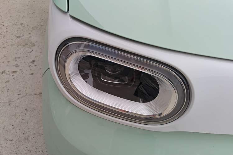 Used Wuling Hongguang MINIEV 2024 3rd Generation 170 km Right Front Headlight