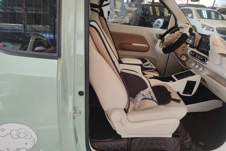 Used Wuling Hongguang MINIEV 2024 3rd Generation 215km Advanced Version Right Front Seat